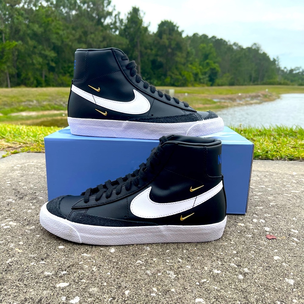 Nike blazer mid 77 sisterhood